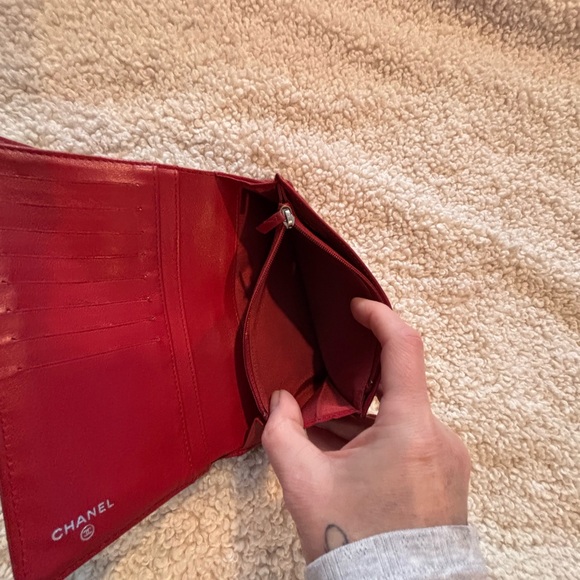 CHANEL Quilted Red Wallet - Picture 9 of 16